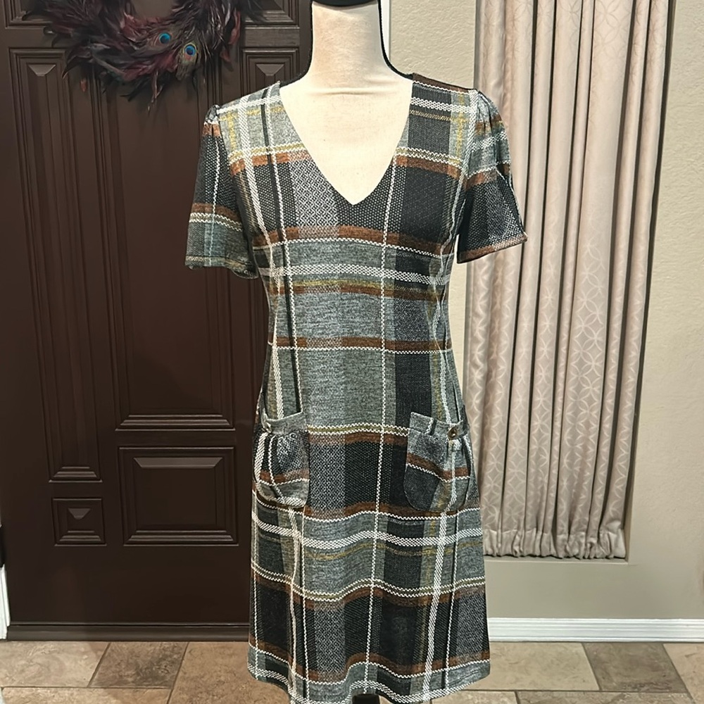 Enfocus Studios Stretchy Plaid Style Dress with Gathered pockets
